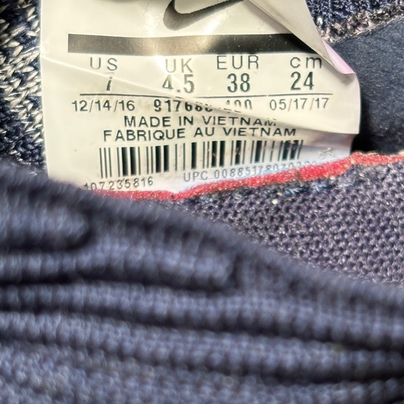 Nike Roshe Two Flyknit V2 Sneakers Shoes 917688-400 Size 7 Women - Picture 6 of 7